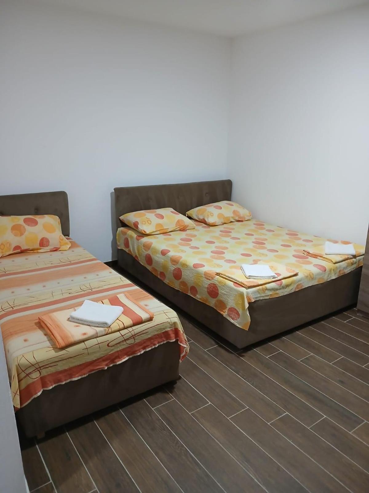 Apartment Mekic *